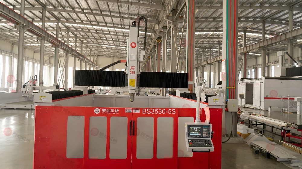 BS3530-5S五轴龙门加工中心_关门_正面近景_白天__实拍__横屏__TP06731.JPG