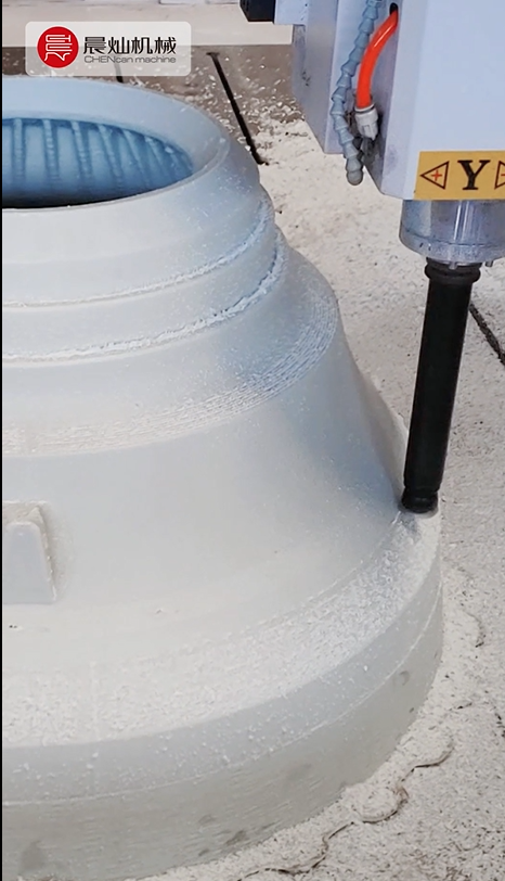 晨灿SF三轴龙门加工中心：高精铣削，实现3D样件无缝精加工