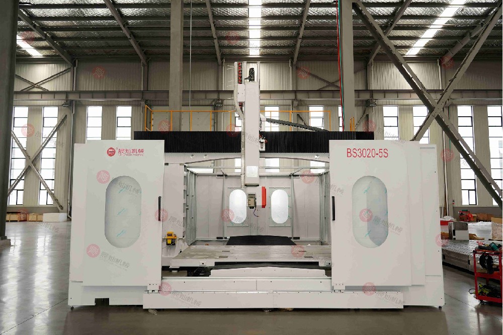 BS3020-5S定梁动台五轴龙门加工中心开门_正视图_全景__实拍__横屏__TP00420.jpg